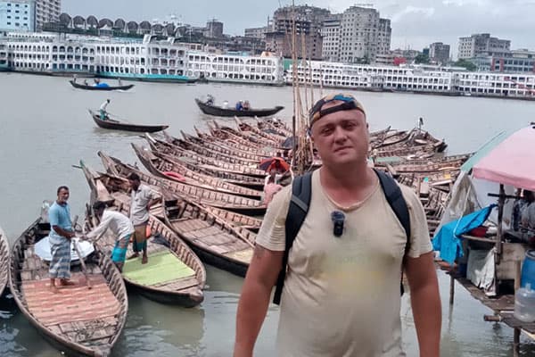 Street life in Dhaka